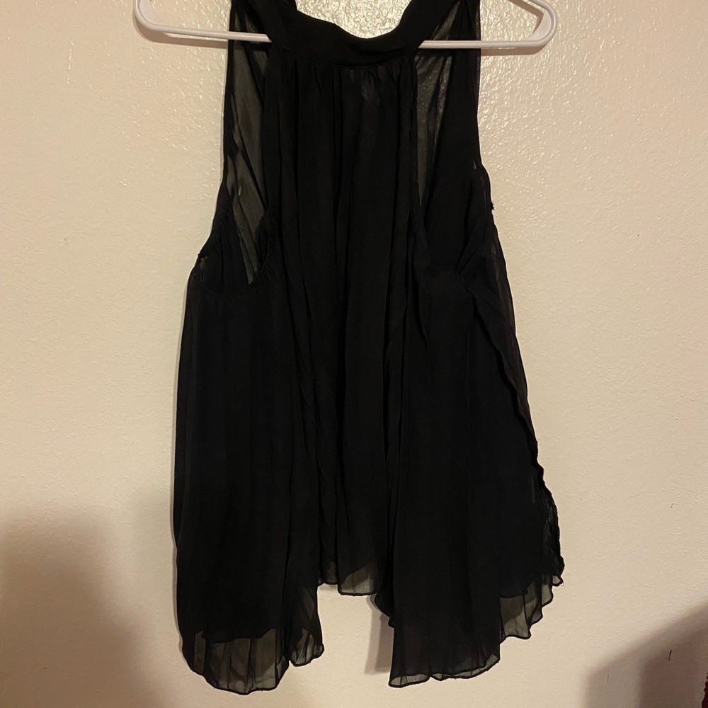 UPS & DOWNS Black pleated blouse